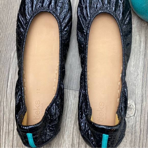 Tieks Obsidian Black Flats Size 12 - Picture 4 of 9